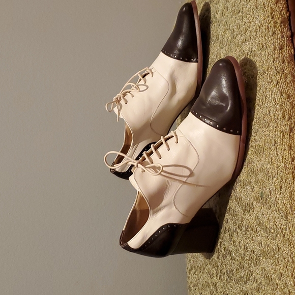 Bandolino Cream and Brown Leather Oxfords Size 7.5 - Picture 5 of 11